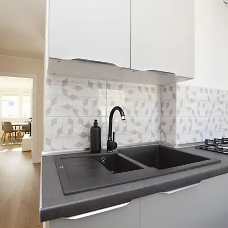 Spacious Victus With A Balcony Near The By Renters Сопот