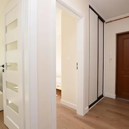 Spacious Victus With A Balcony Near The By Renters Апартаменты